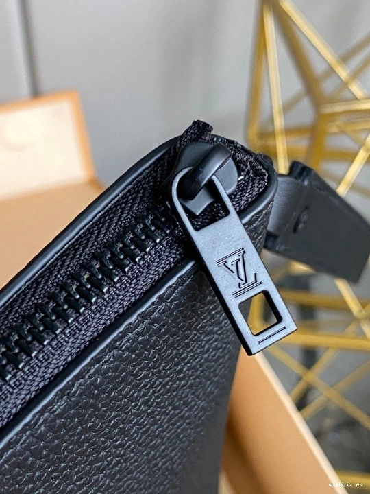 WIS LOUIS VUITTON IPAD POUCH 0901